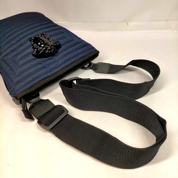 ❌SOLD❌ Versace Medusa Nylon Crossbody Bag - Picture 4 of 9